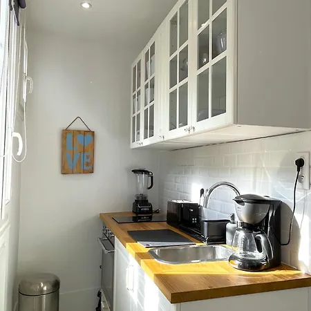 L' Blomet Apartment *
